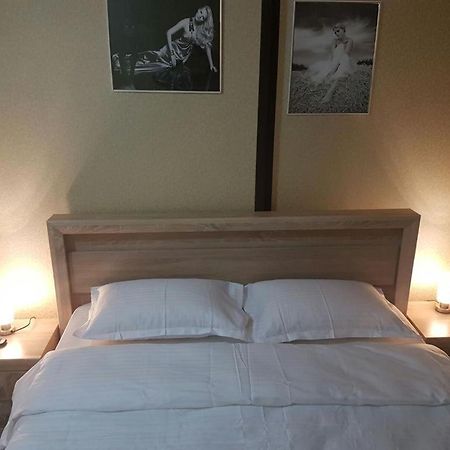 Rez Suites Iasi Eksteriør bilde